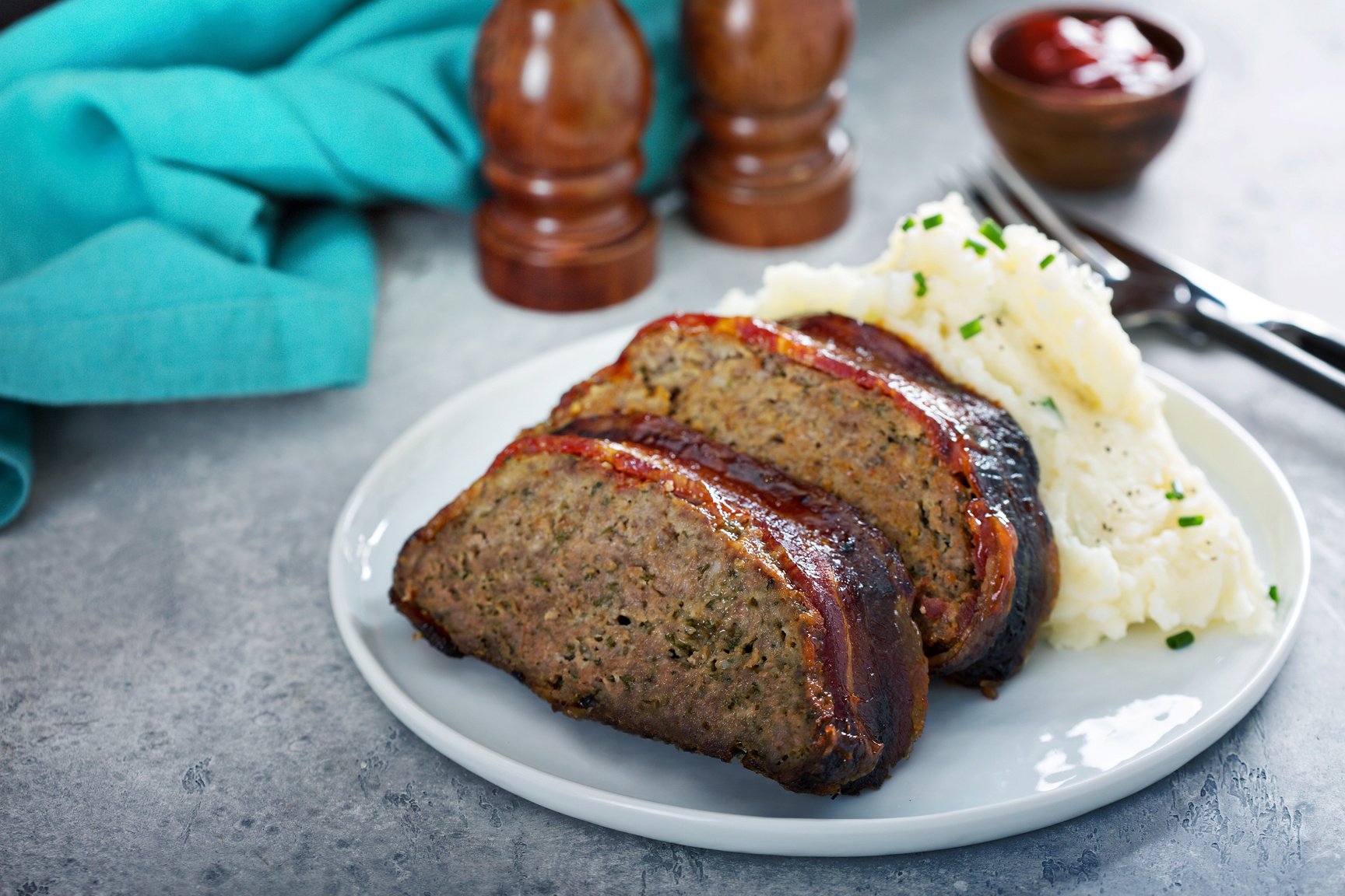 Meatloaf with mashed potatoes